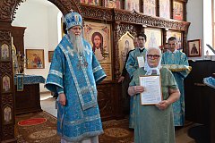 Владыка Феодор разделил радость праздника с александровогайскими православными