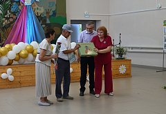 В Александрово-Гайском районе торжественно отметили День семьи, любви и верности