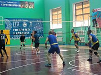 Межрайонный турнир по волейболу памяти Аслана Анесова прошел в ФОК "Заволжский" 