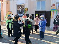 Александровогайцы провожают зиму