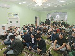 Алгайские мусульмане празднуют Ураза-байрам