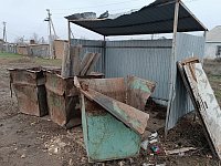 В Александров-Гае растет количество искалеченных контейнеров