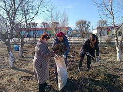 Александровогайцы провели первый общерайонный субботник
