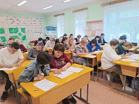 Александровогайцы писали "Диктант Победы"