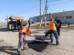 В Александрово-Гайском районе открыт сезон дорожных работ