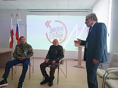 Живая нить поколений: школьники Александрово-Гайского района встретились с героями СВО