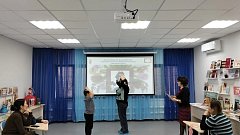 Теплая встреча в Александров Гае: в библиотеке прошёл конкурс «Супер-мамы, супер-дети»