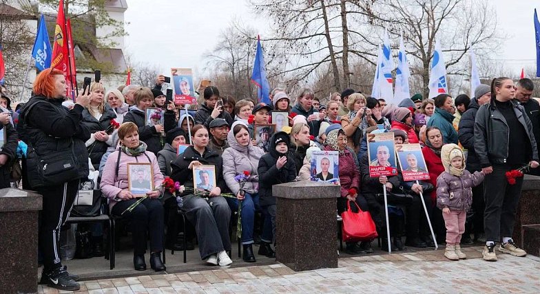 Имена алгайских героев увековечили на мемориале Парка Победы