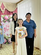 В Александрово Гайском ЦДТ прошел весенний конкурс юных прелестниц