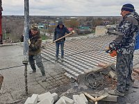В Александров Гае подрядчик приступил к ремонту кровли здания администрации
