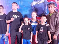 Блестящий дебют александровогайских кикбоксёров