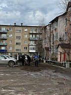 Жители многоэтажки в Александровом Гае сами отремонтировали подъездные пути