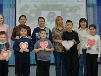 Теплая встреча в Александров Гае: в библиотеке прошёл конкурс «Супер-мамы, супер-дети»