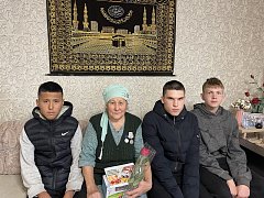 Ветеранов сельского хозяйства Новоалександровки поздравили с профессиональным праздником