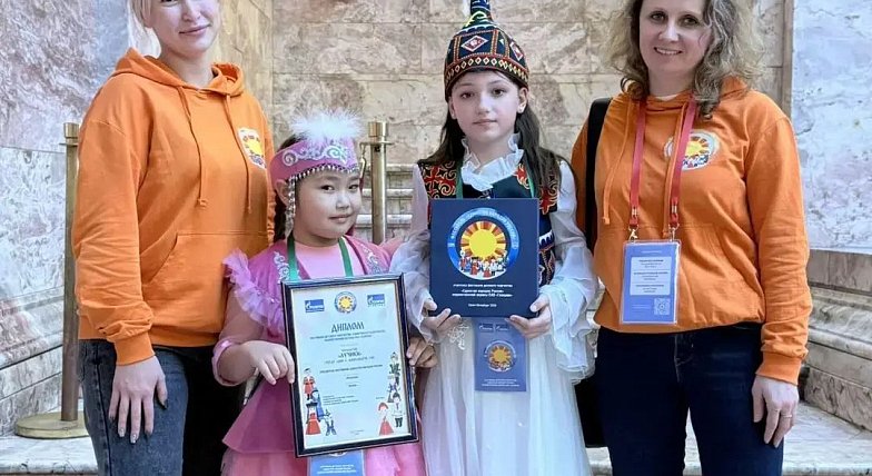 «Лучики» из Александрова Гая зажгли в Санкт-Петербурге: победа на всероссийском фестивале «Единство народов России»!