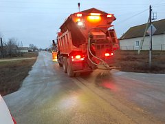 В Александрово-Гайском районе уборка снега идет полным ходом