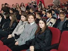 В Александров-Гае  состоялся показ спектакля «Жизнь за други своя»