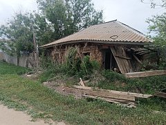 Проблема брошенных домов в Александров Гае: уютная старина или риск? 