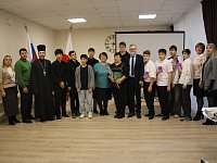 В Александрово-Гайском районе торжественно встретили День Конституции