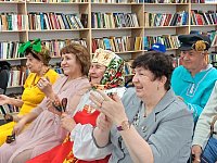 В Александрово - Гайской библиотеке состоялась экскурсия в сказку