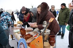 Широко и весело отметили Масленицу в Александров Гае