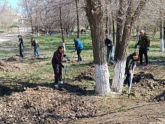  Весной александровогайский парк особенно красив