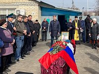 Александровогайцы простились с героем СВО Эдуардом Сплентером