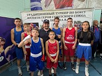 Александровогайские боксёры прошли в полуфинал областного турнира