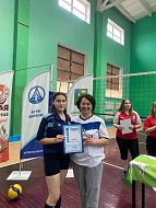 Волейболистки Александров Гая завоевывают золото межрайонного турнира