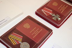 В Александров Гае близким передали награды героев