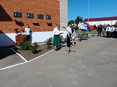 В Александров Гае увековечили память бойца СВО Карабалиева Сериккали