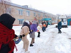 Встреча весны в Александров Гае: улыбки, игры и горы блинов