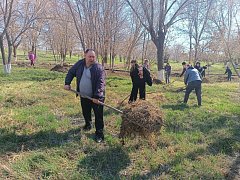  Весной александровогайский парк особенно красив