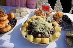 Александровогайцы встретили весну жаворонками и баурсаками