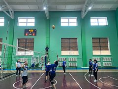 Волейболистки Александров Гая завоевывают золото межрайонного турнира